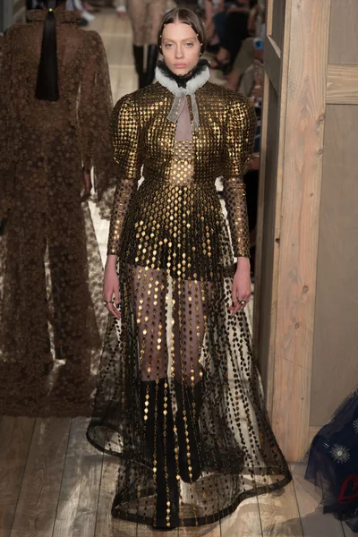 Look 40